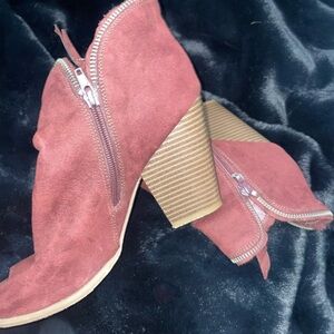 Women's Suede Ankle Boots - Rust